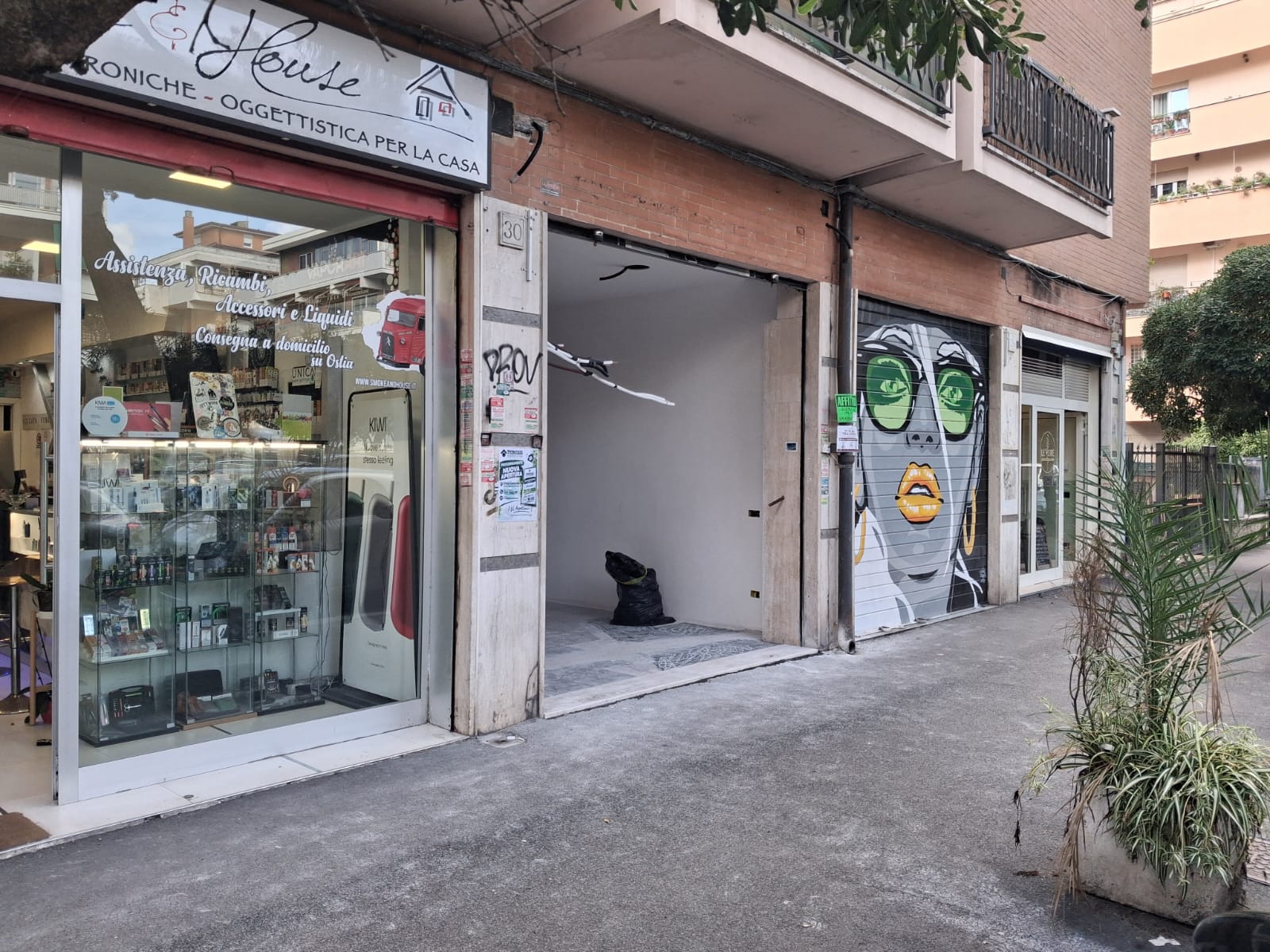 Locale commerciale Via Ermanno Carlotto