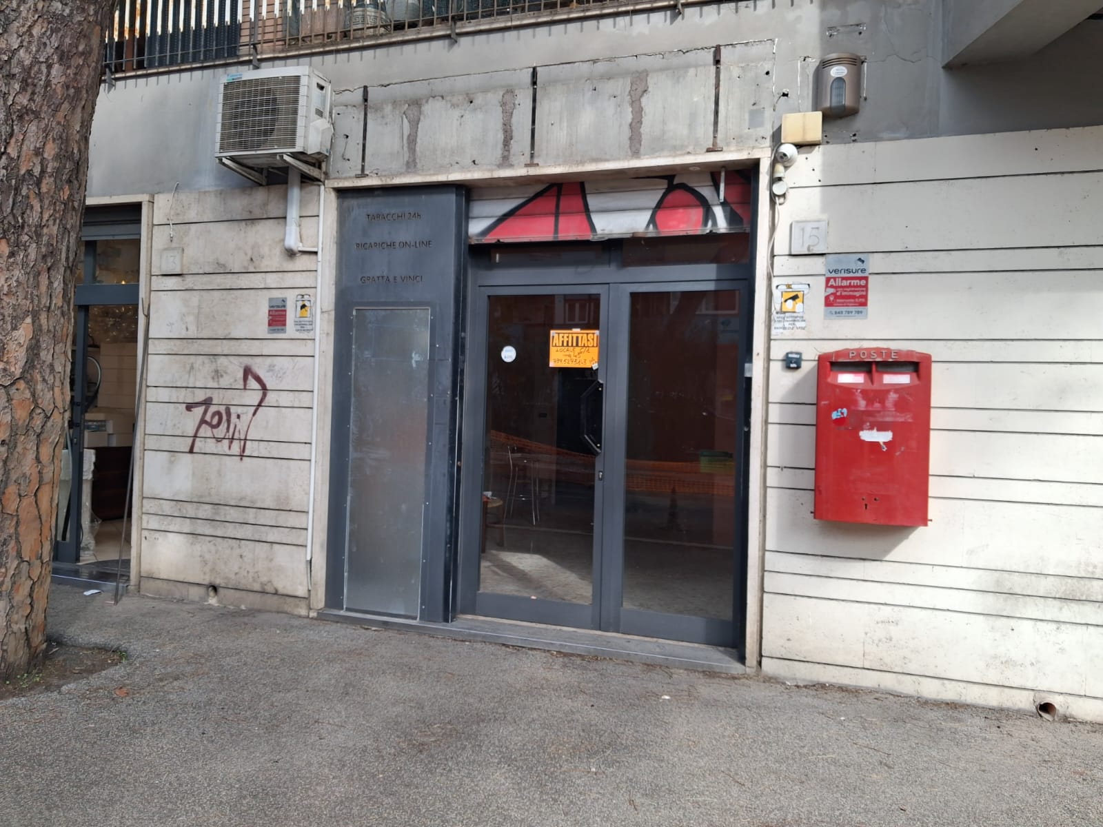 Locale commerciale Via Ferdinando Acton